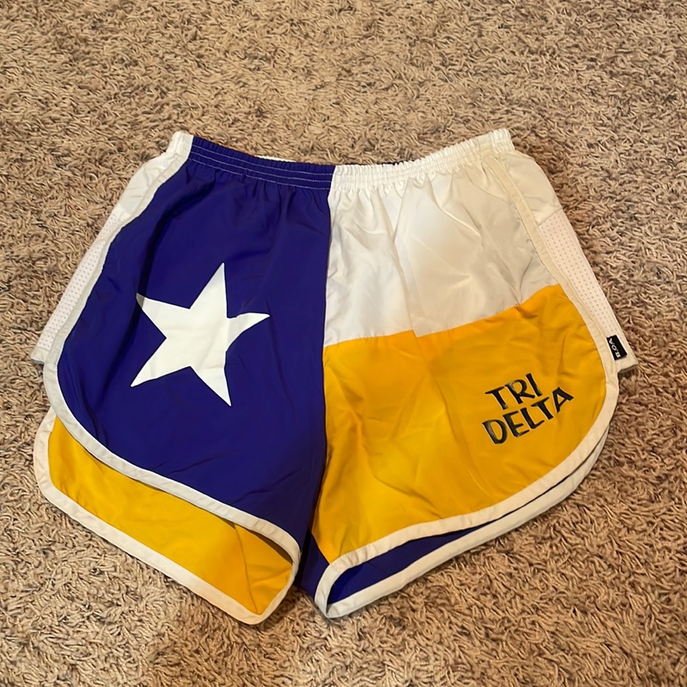 TRI DELTA BOA SHORTS SIZE M
